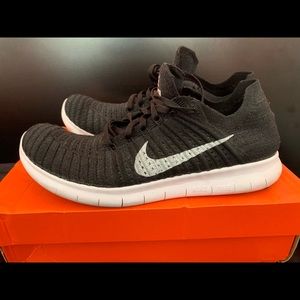 Nike Free RN Flyknit - Black